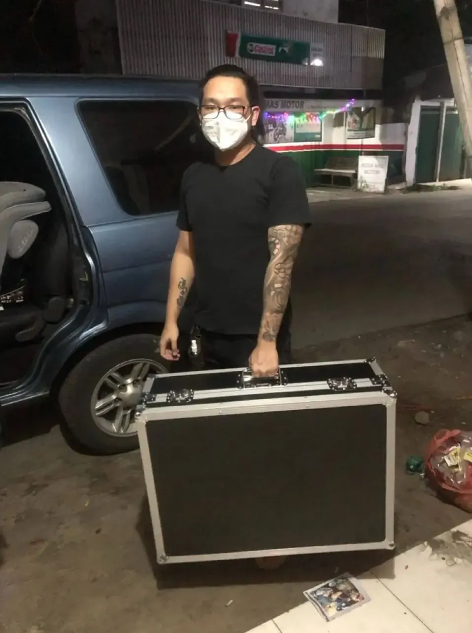 Flightcase custom dimuat ke kendaraan pelanggan