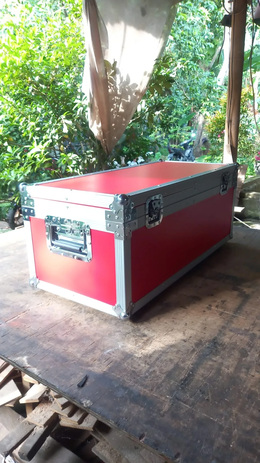Trunk case custom warna merah buatan TJS