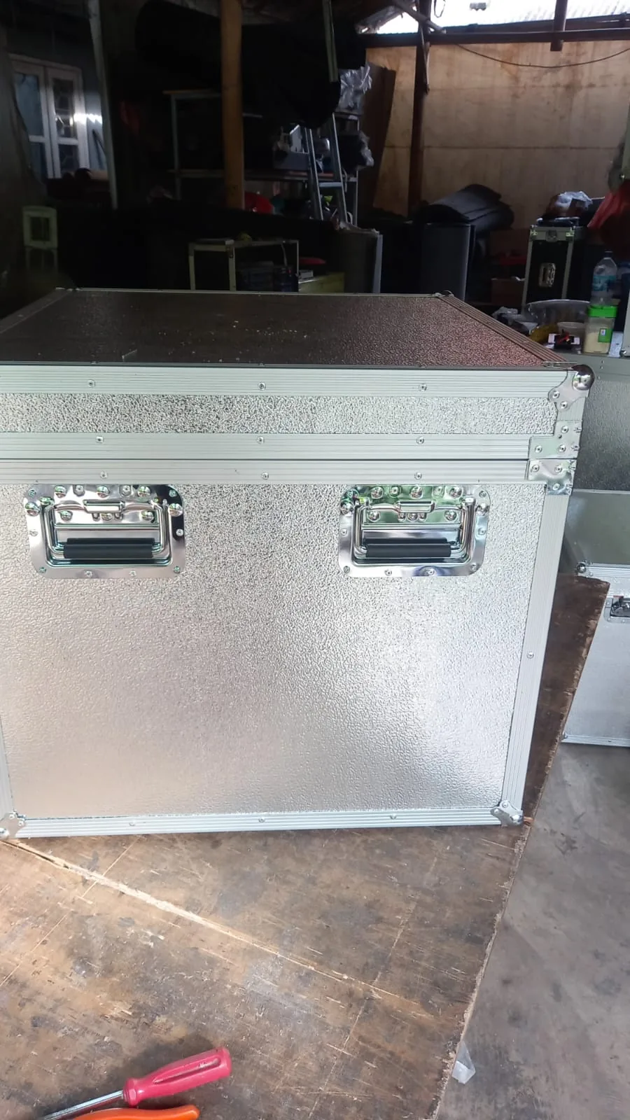 Trunk case besar finishing silver
